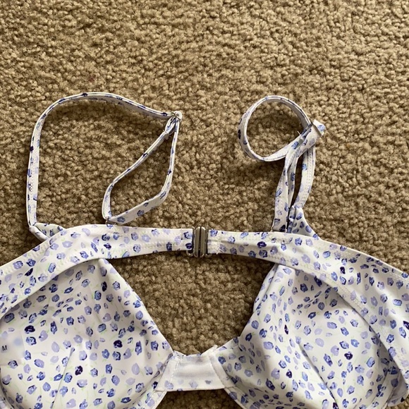 Purple bikini - Picture 2 of 3